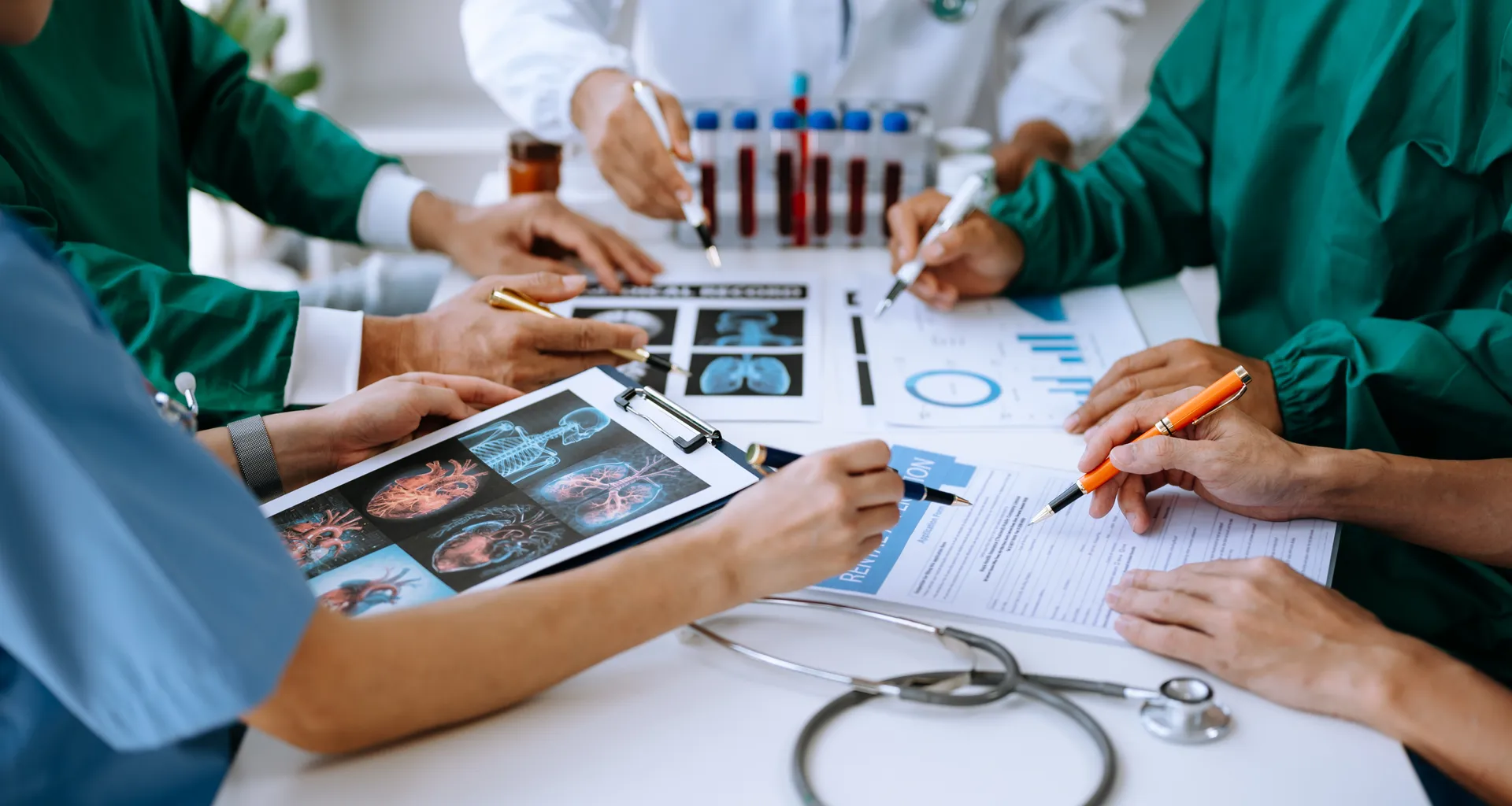 Santé et biotechnologies — laboratoires et équipes médicales